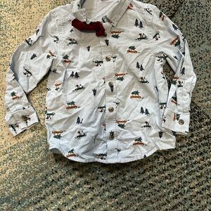 Old Navy Kids' Holiday Print Button Down Shirt with bowtie- Light Blue